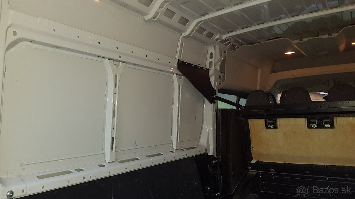 Vnútorné obloženie dodávky - 6