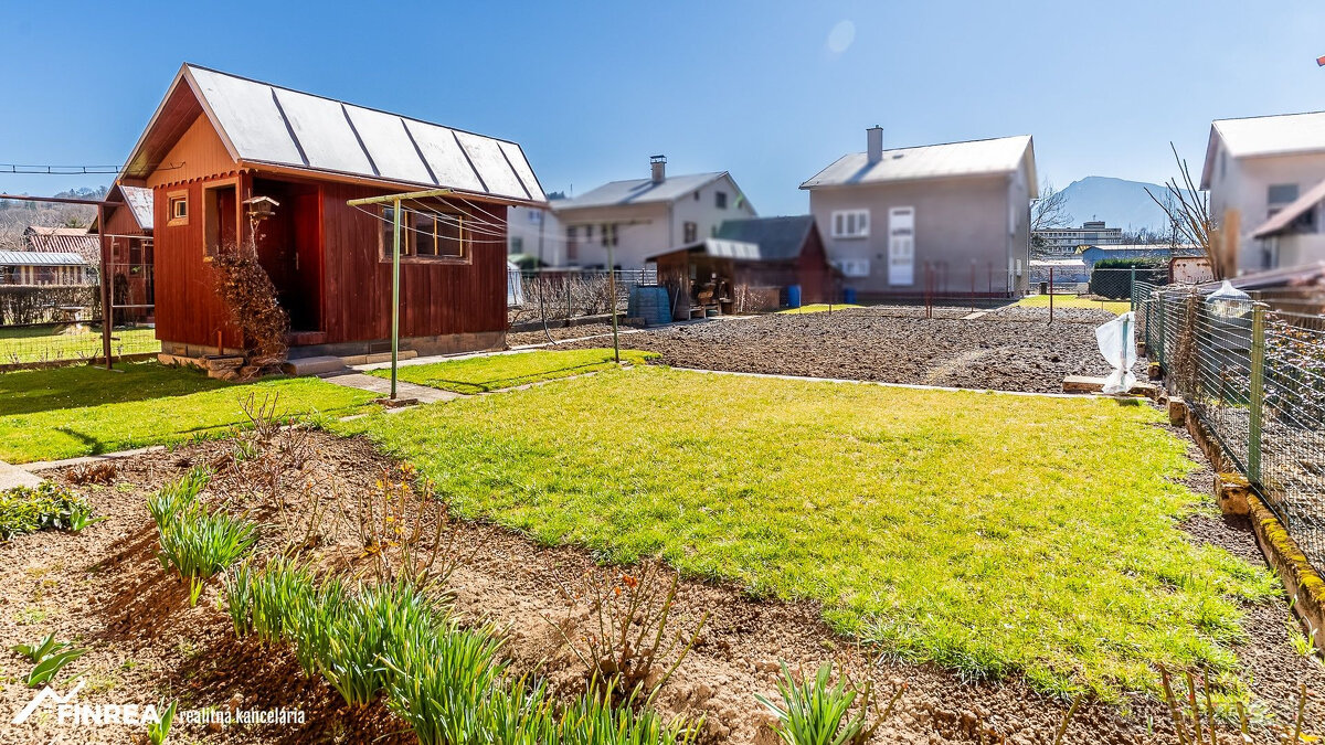 FINREA│5 izbový rodinný dom s garážou v tichej ulici - Záska - 6