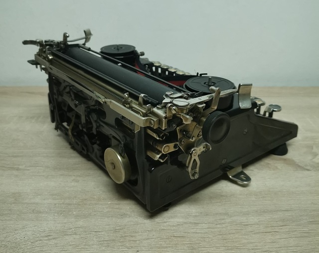 Starožitný písací stroj MERZ Universal z roku 1932 - 6