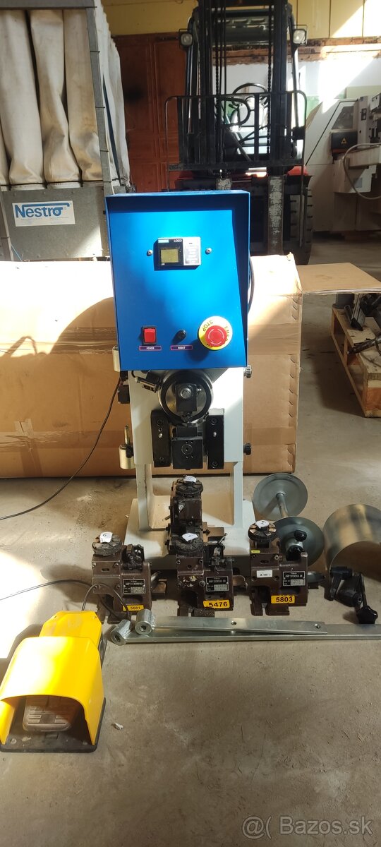 Stroj do nabijania konwektorowy styków elektronickixh - 6