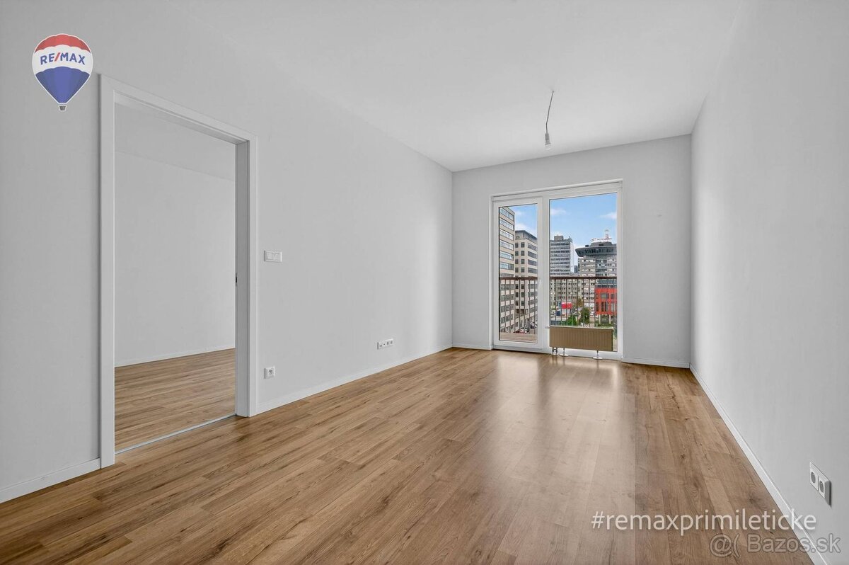 NA PREDAJ Slnečný 2-izbák s veľkým balkónom v Jarabinkách - 6