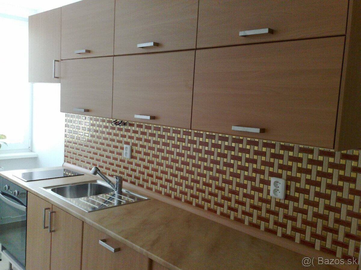 na prenájom pekný 3-izbový byt vo výbornej tichej lokalite - 6