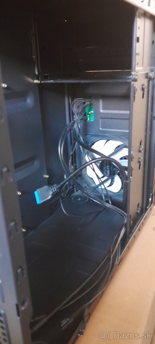 Predám skriňu na PC - 6