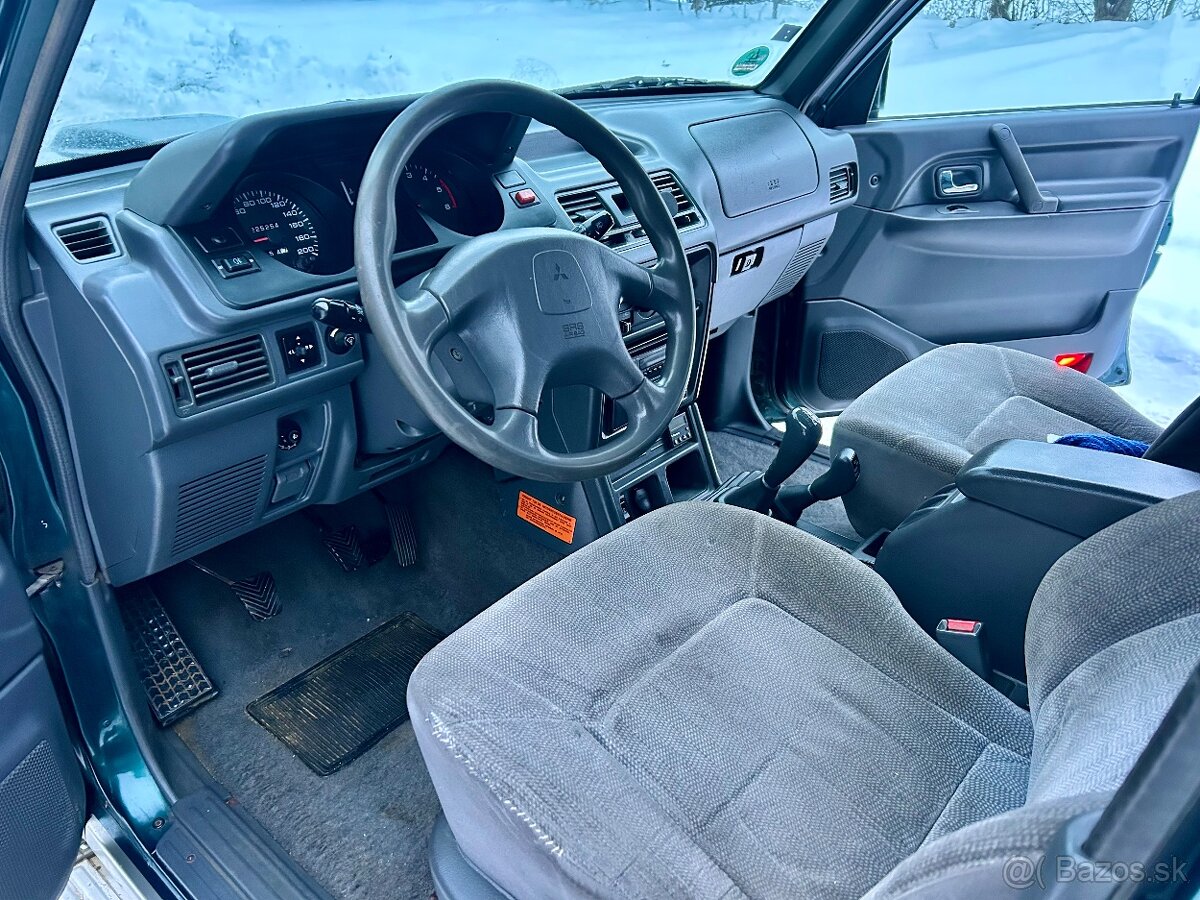 Mitsubishi Pajero 2.5 TD - 6