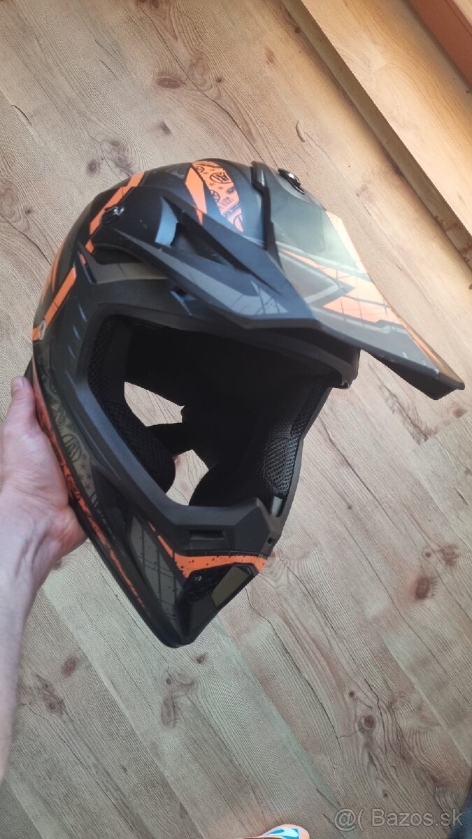 Prilba Axo Oakley - 6