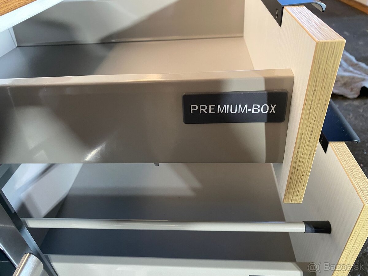 Moderná nová kuchynská linka so spotrebičmi - 6