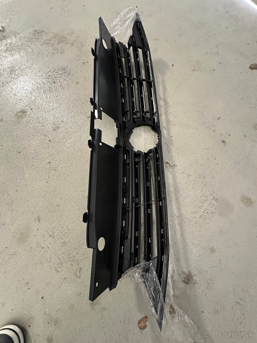 VW Passat B8 predná chrómová maska, 2015-2019 - 6