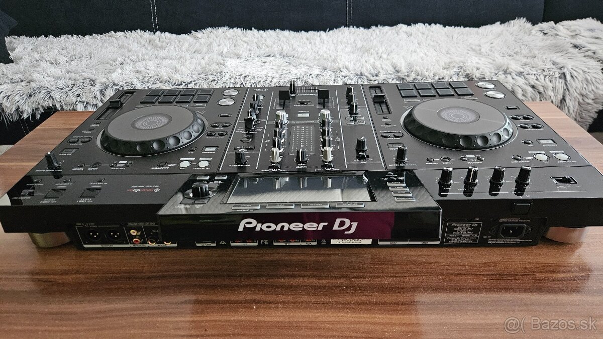 Pioneer XDJ RX2 konzola - 6