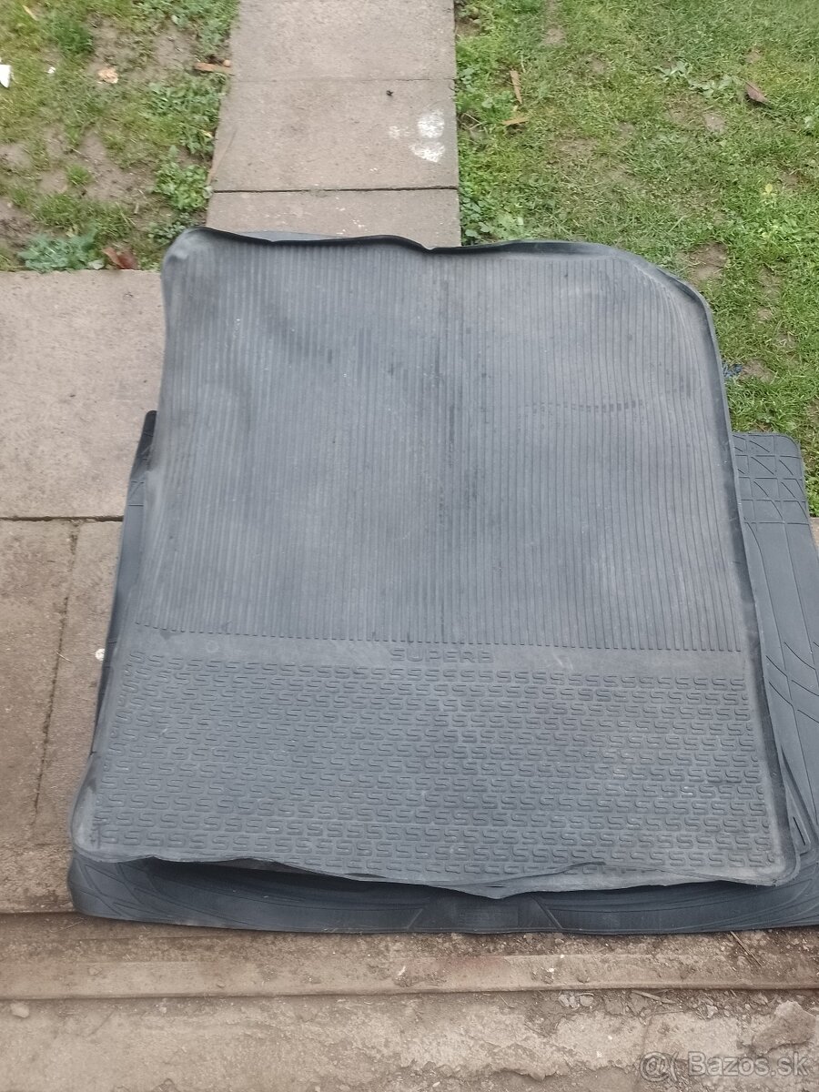 Predám gumené rohože kodiaq Superb 3 mercedes E - 6
