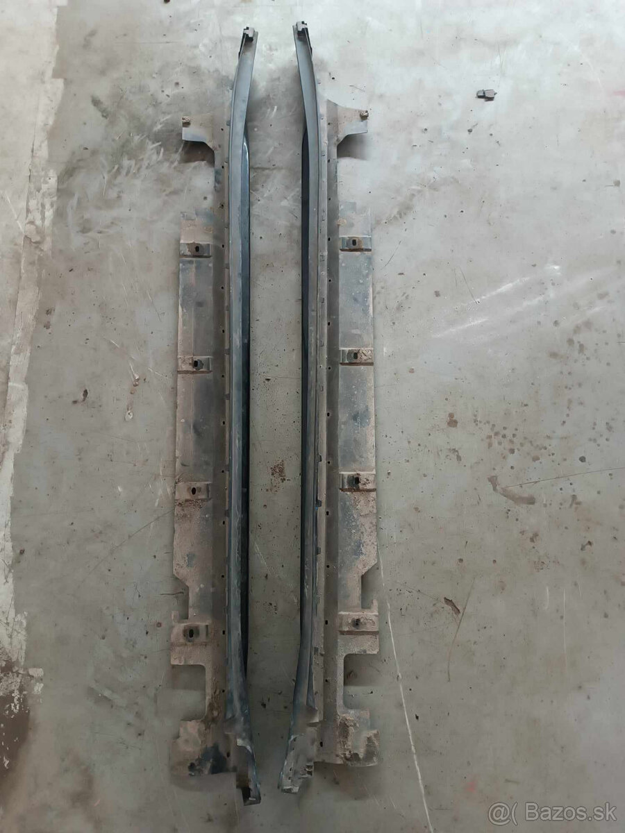 BMW X3 E83, X1 F48 plastové prahy - 6