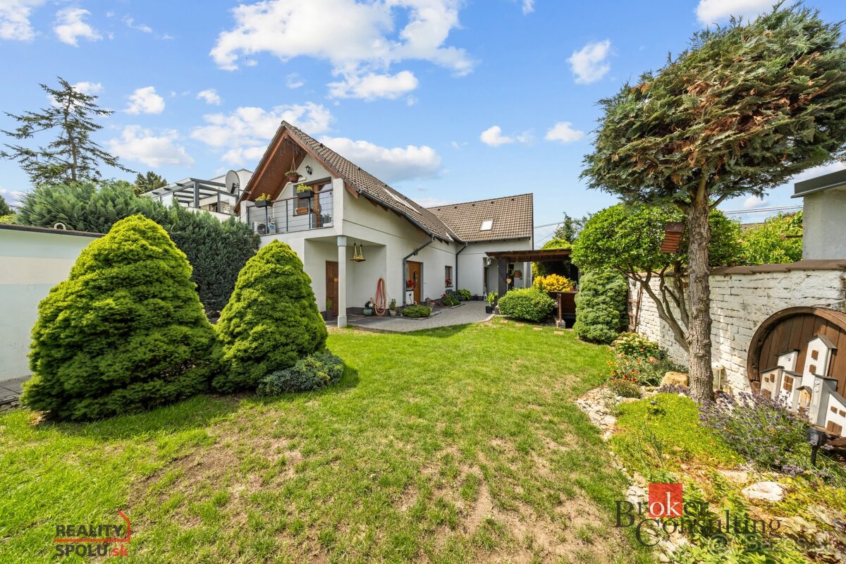 Krásny , slnečný , dvojgeneračný rodinný dom vo Vajnoroch - 6