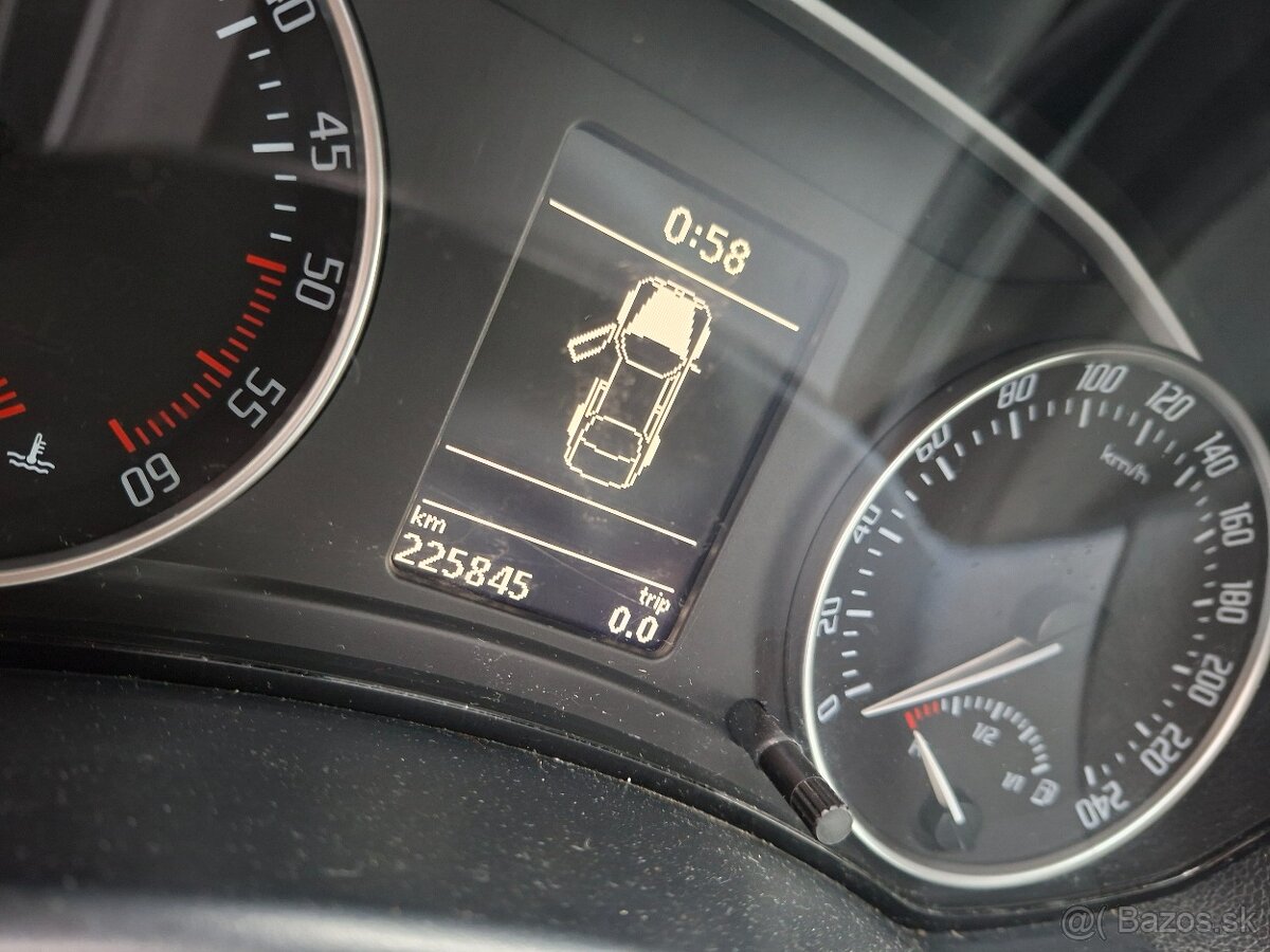 Skoda Octavia kombi 1.6tdi 4x4 - 6