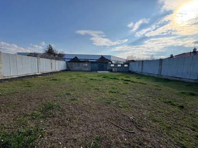 PREDAJ rodinného domu s rozsiahlym pozemkom Sereď - 6