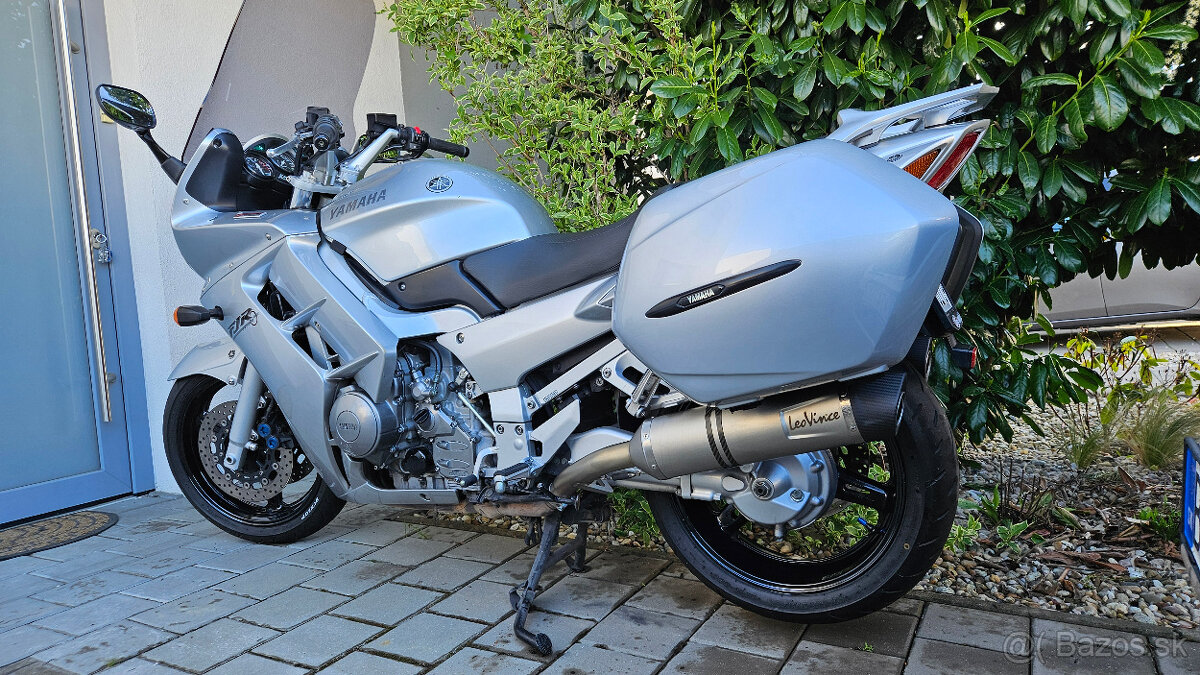 Yamaha FJR 1300 - 6