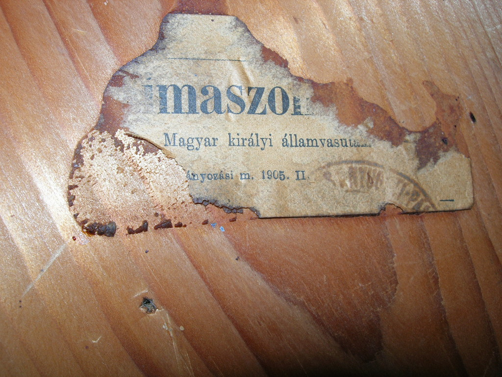 Jedálenský stôl + 6 stoličiek - 6