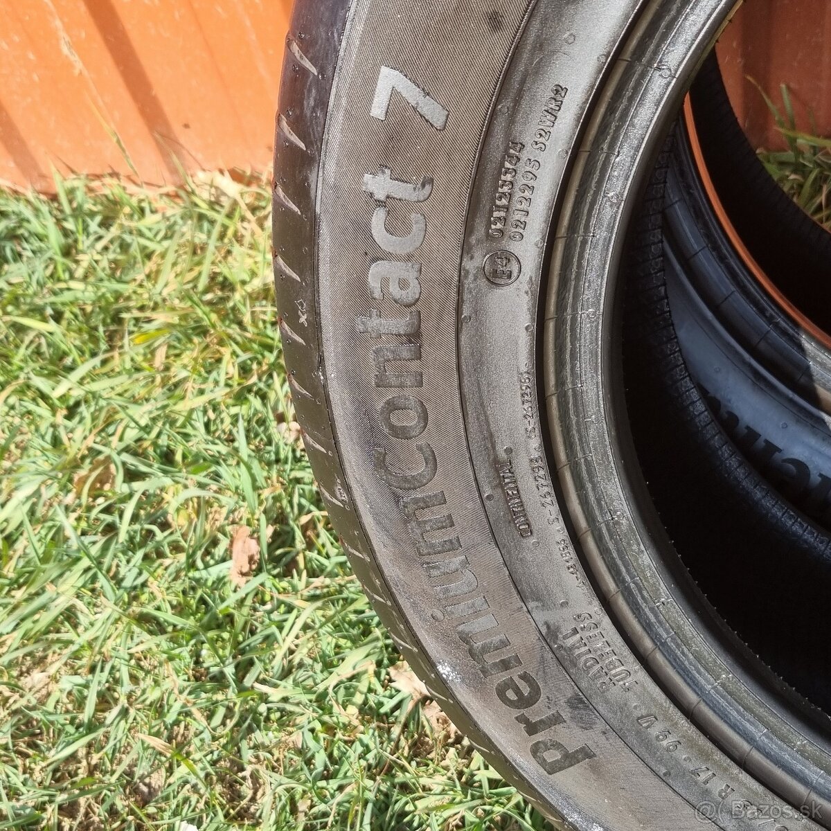 Predám 2ks letné pneu CONTINENTAL - 6