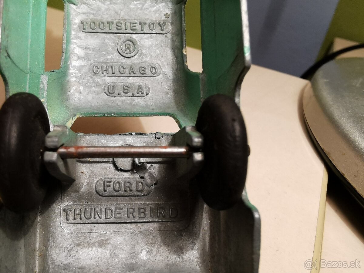 RARITKA Tootsietoy USA Ford Thunderbird - 6