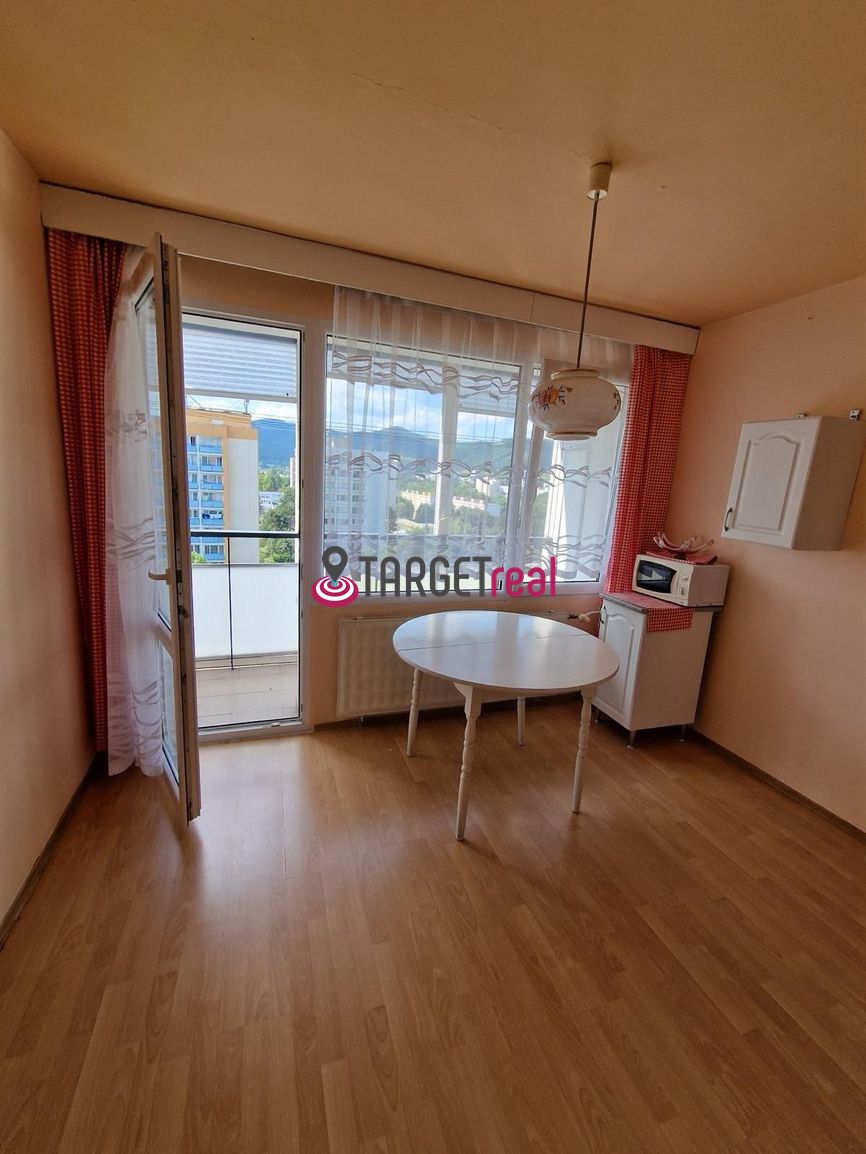 PREDAJ : veľký 2 izbový byt s výmerou 75 m2 s možnosťou prer - 6