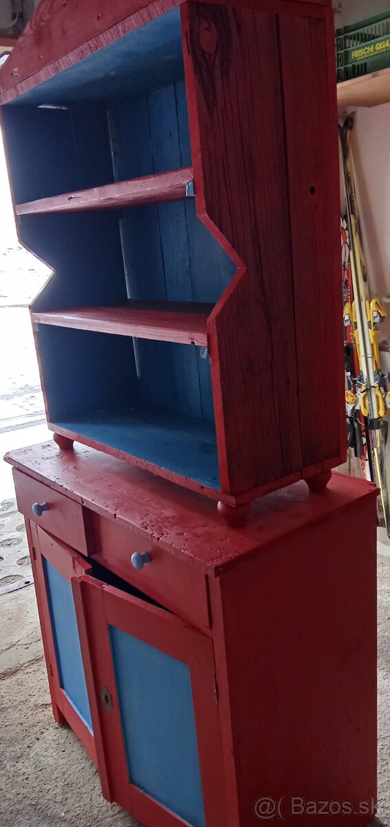 Zachovaly stary kredenc - 6