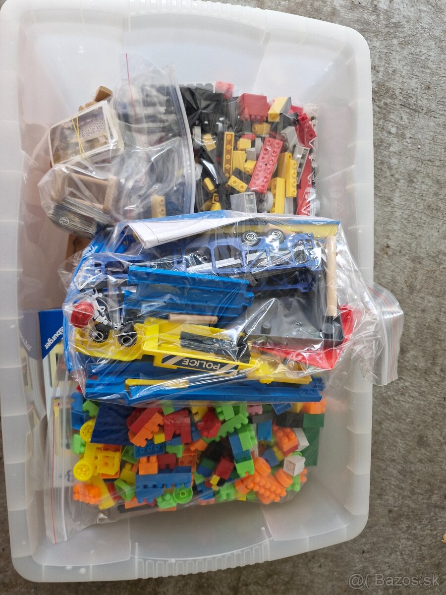 Predám 4 boxy hračiek - 6