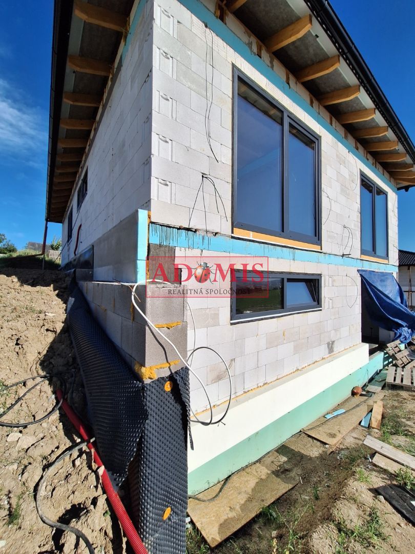 ADOMIS - predám 6-izbová NOVOSTAVBA,Ortáše 607m2,garáž, iba - 6