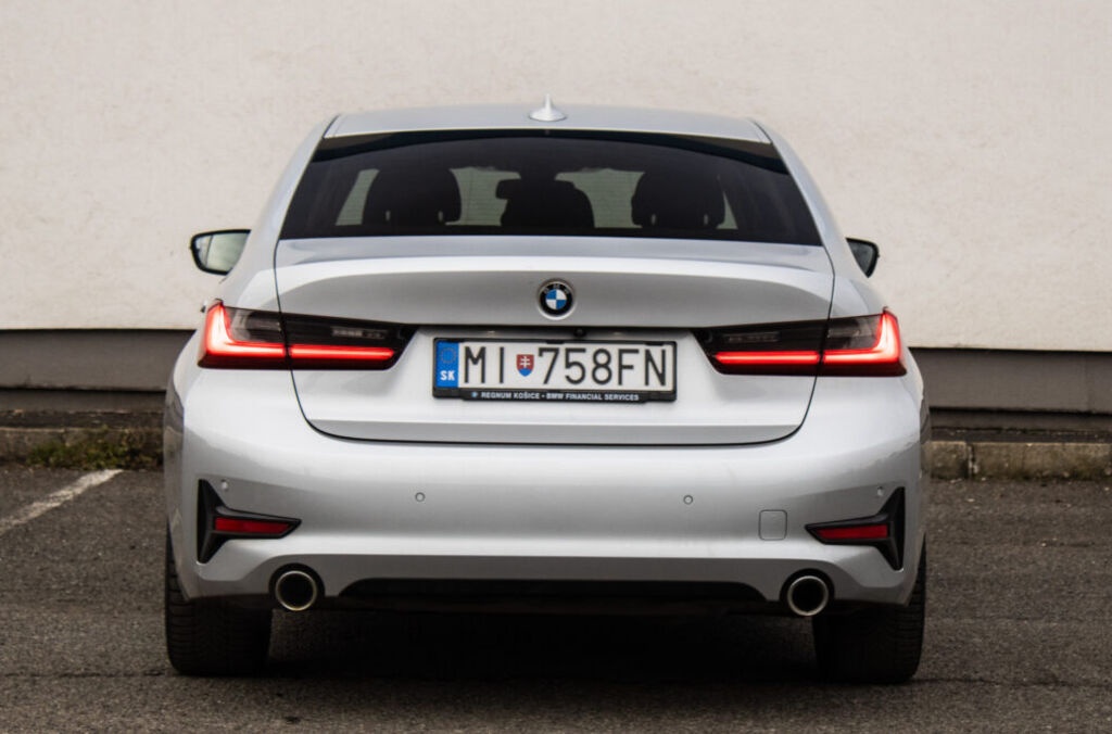 BMW 320i 2019 - 6