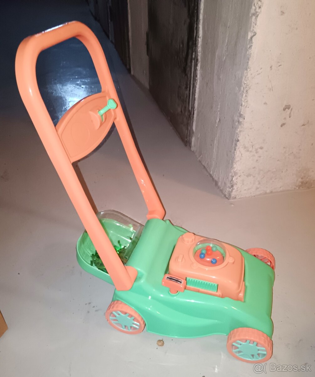 Motorky, kosačka a autíčko - 6