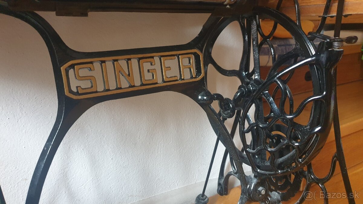 Predam stolik singer. - 6