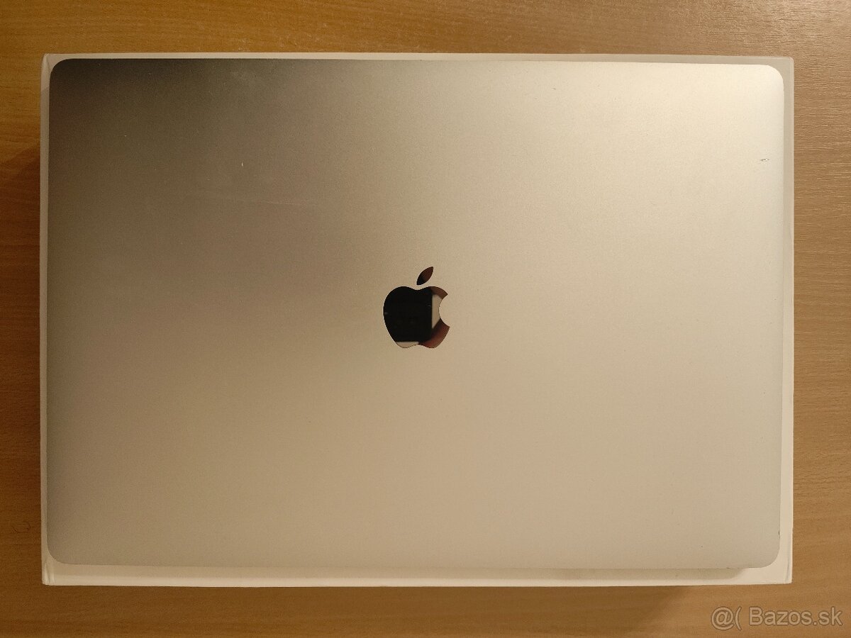 MacBook Pro 15 2016 | i7 • 16GB • 256GB SSD - 6