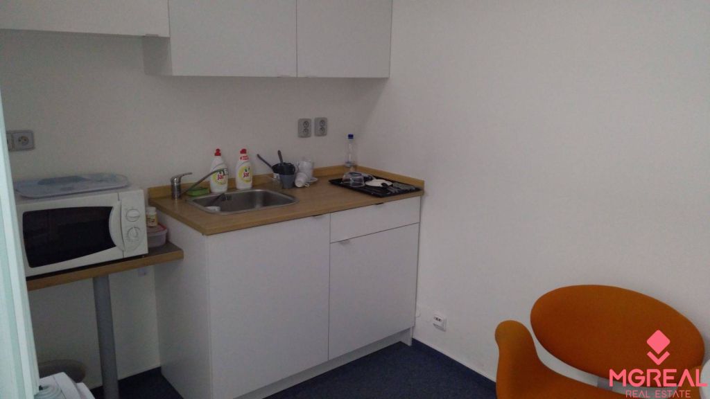 Kancelársky priestor 110,34 m² v širšom centre Bratislavy - View 6