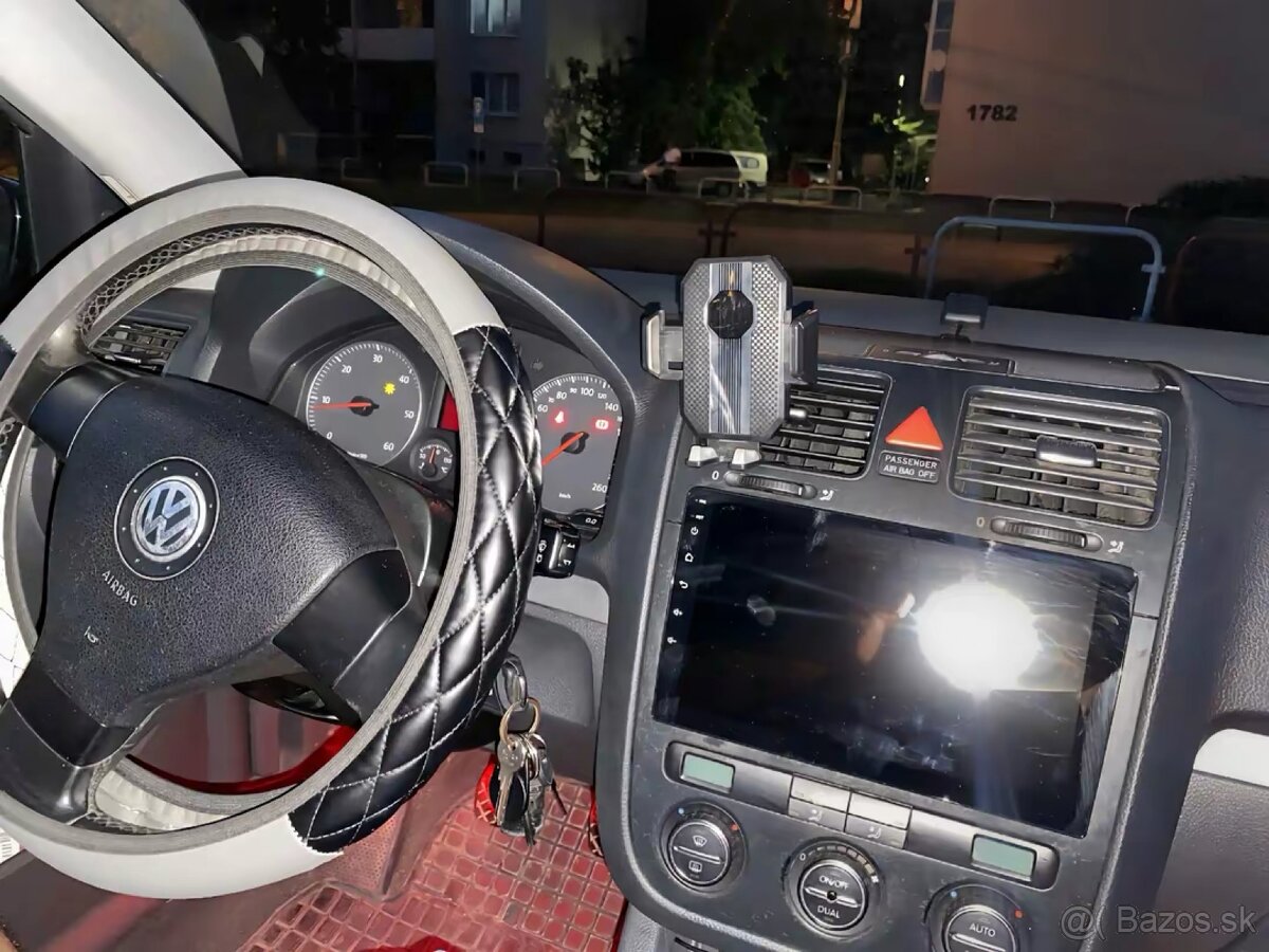 Volkswagen Golf - 6
