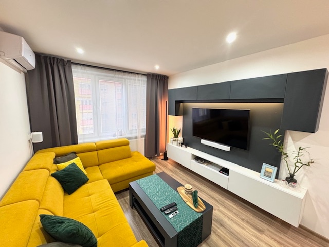 Na predaj 2 izbový krásne zrekonštruovaný byt s garážou - 6