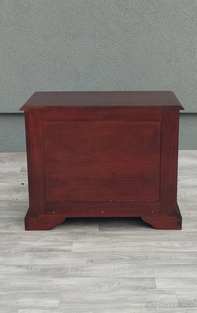 Komoda s 3 zásuvkami. - 6