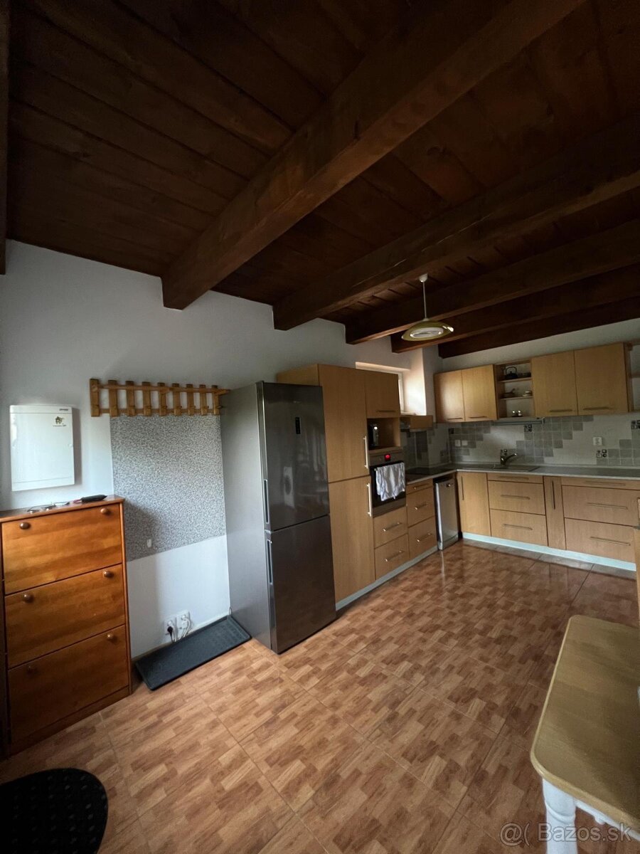 prenájom 2,5 izbový byt Bratislava, Hrachová - 6