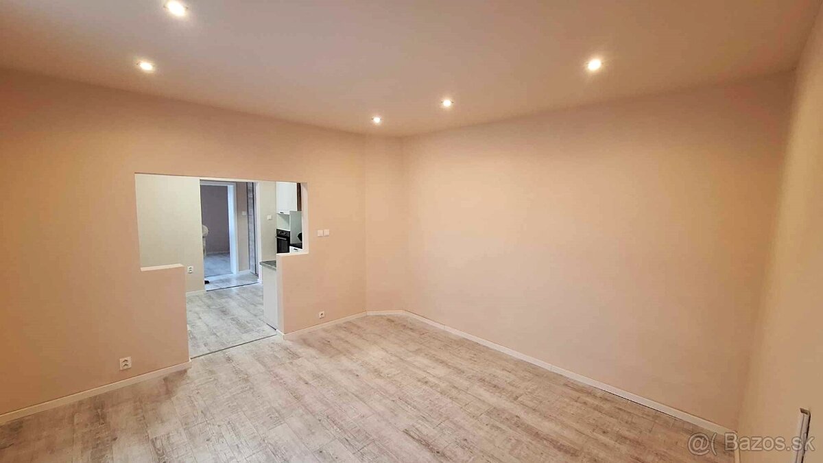 PREDAJ - Kompletne prerobený 3 izbový prízemný rodinný dom - 6