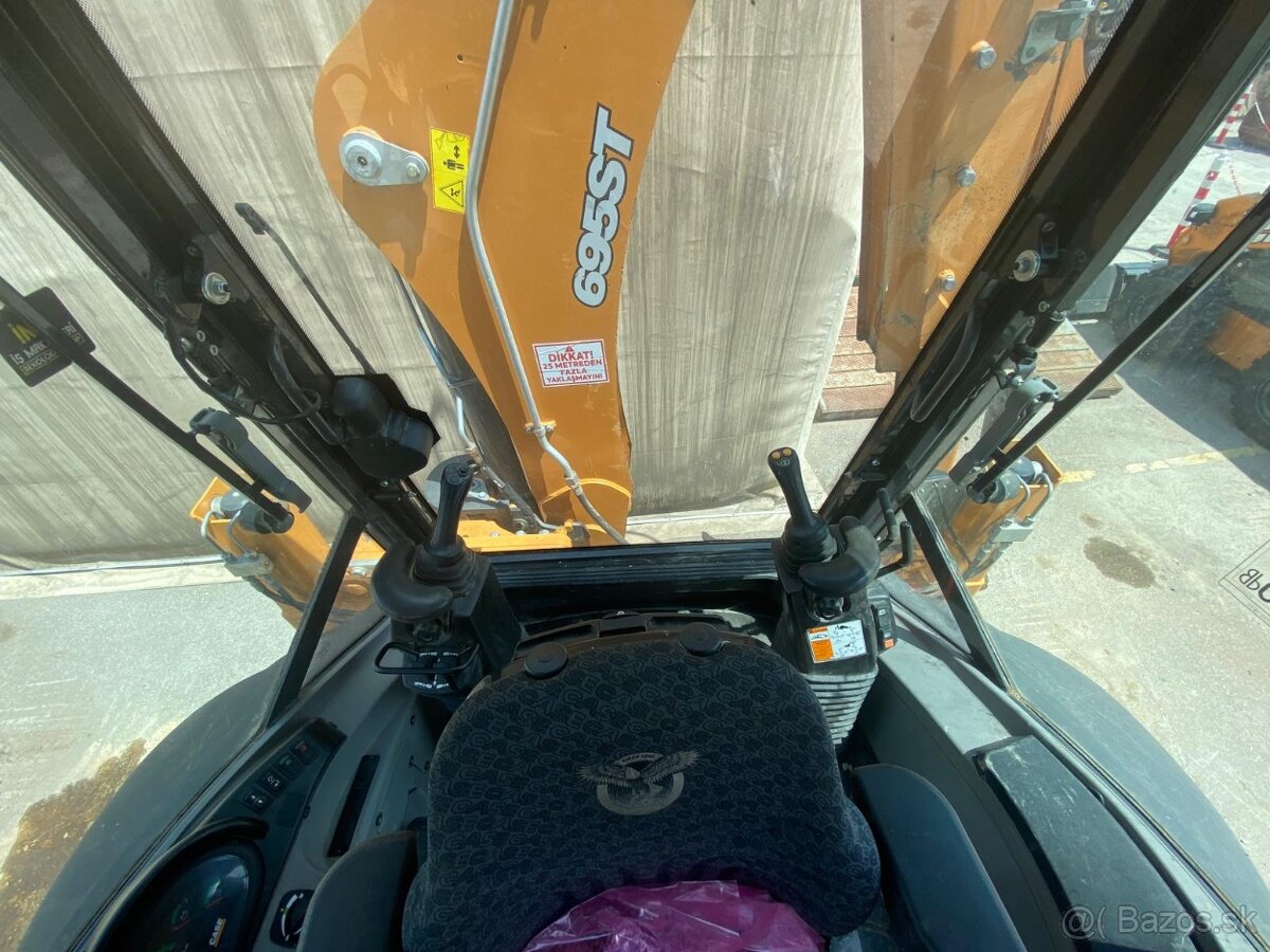 Case 695 / 2023 , 4600 hodin traktor bager - 6