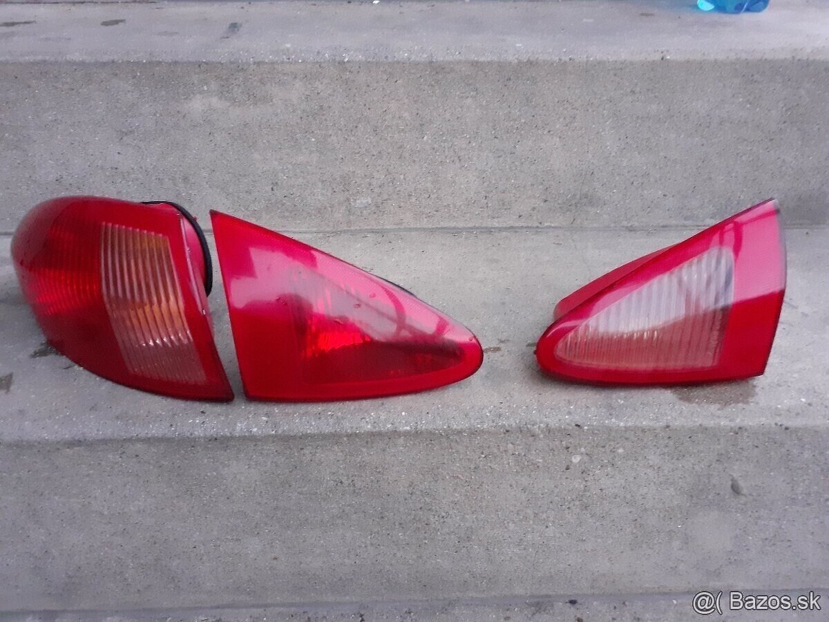 Predam zadne svetlo alfa roneo 147 pred facelyftom - 6