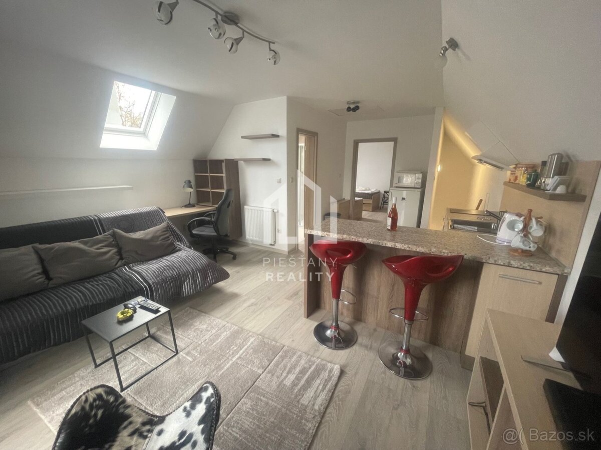 Na prenájom 2-izbový byt v dome takmer v centre, Piešťany - 6