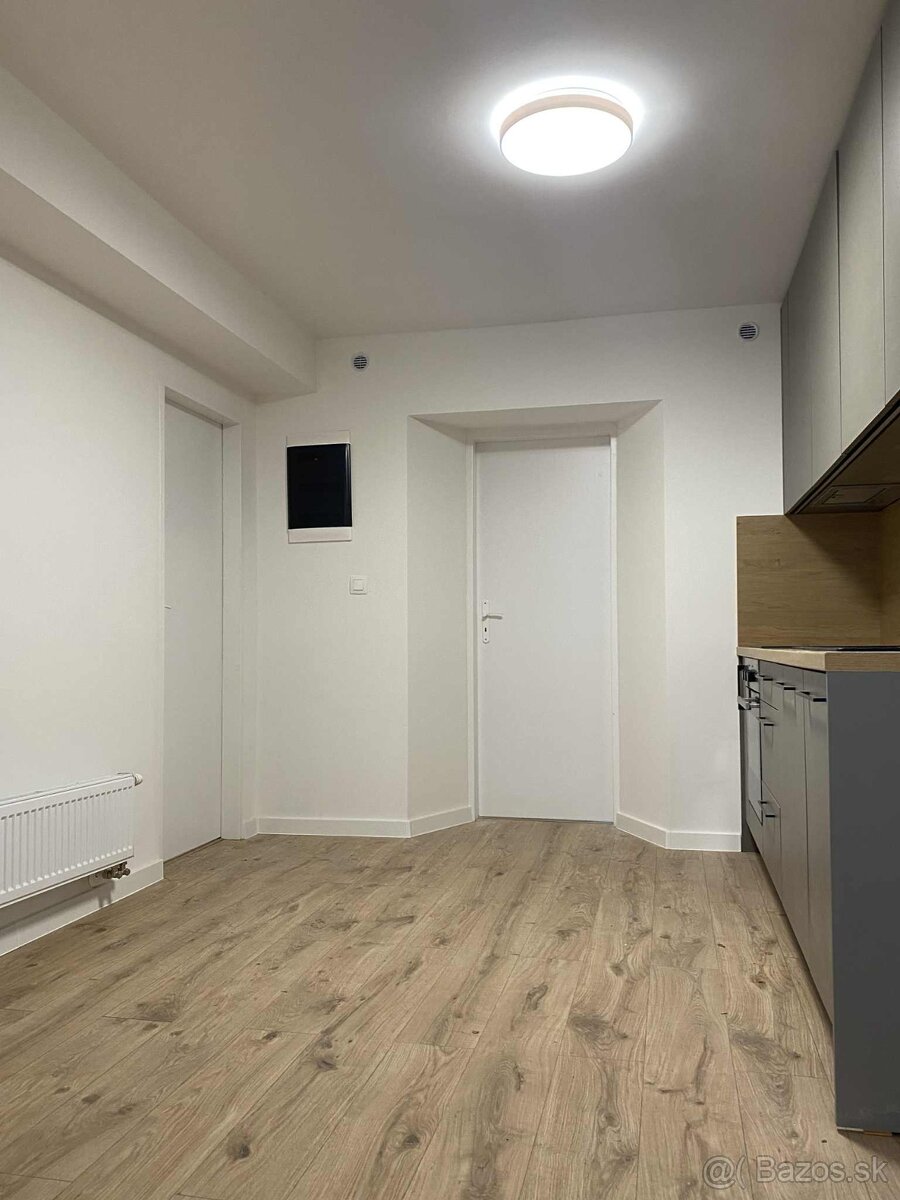 Priestranný 2-izb. byt na prenájom Staré Mesto - 6