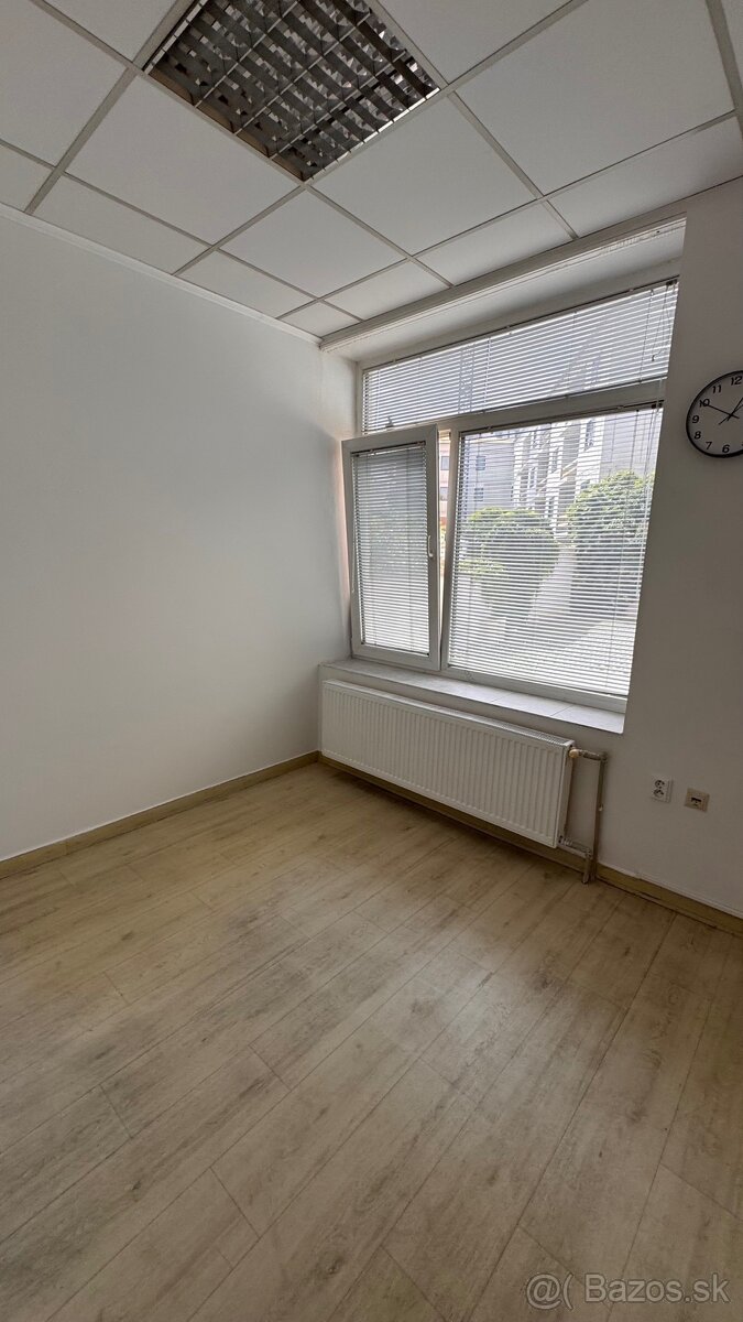 Prenájom priestoru – centrum, parkovanie, prízemie - 6