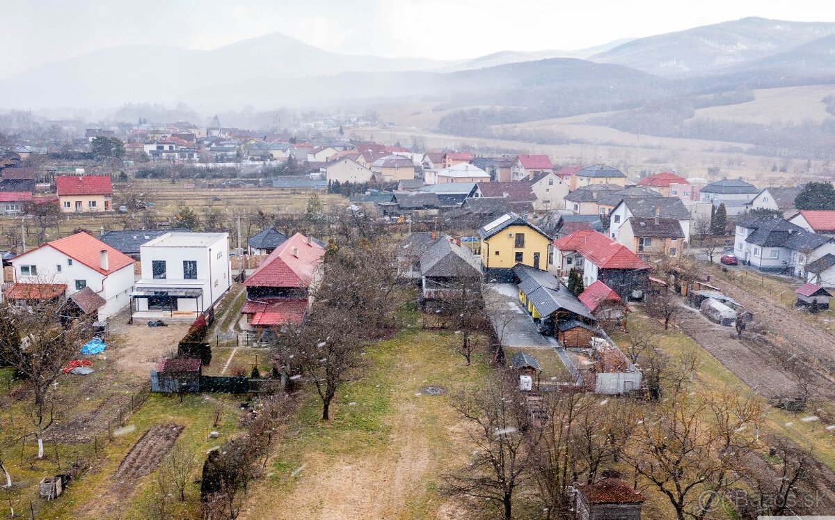 Predám rodinný dom so záhradou - 6