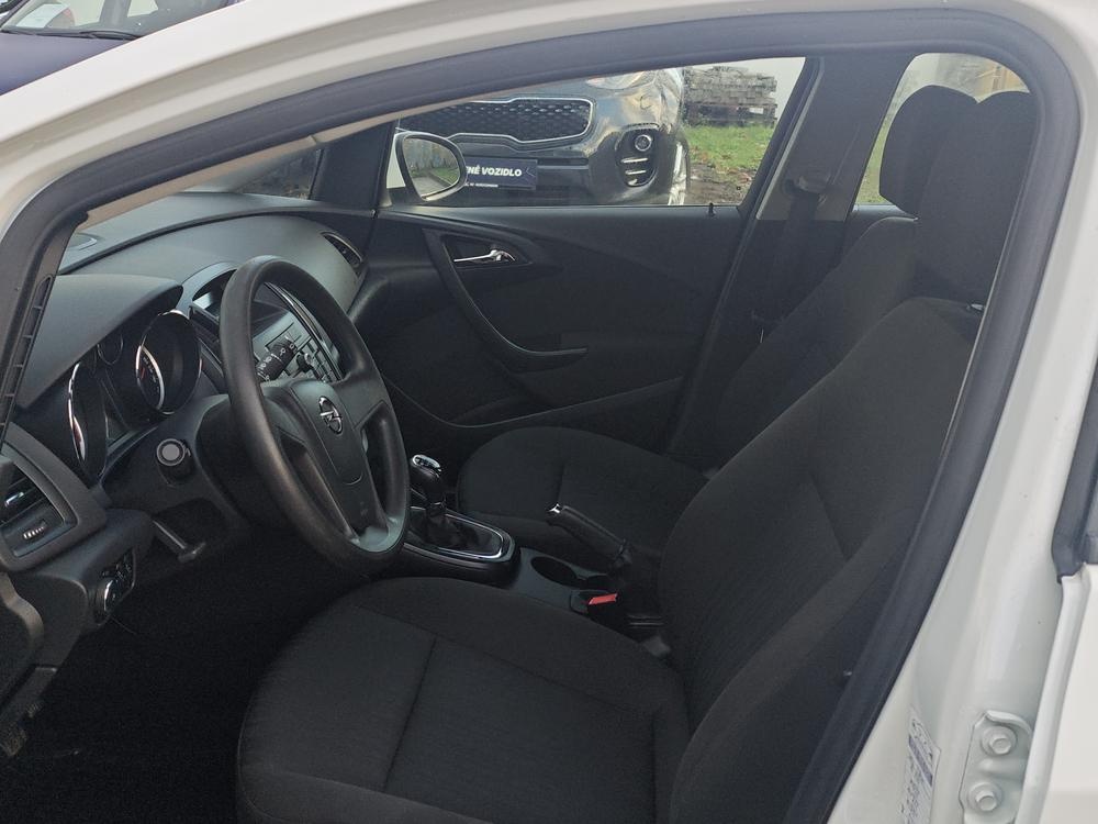 Opel Astra 1.4 R.V.2011 138 000 km 74 kW - 6