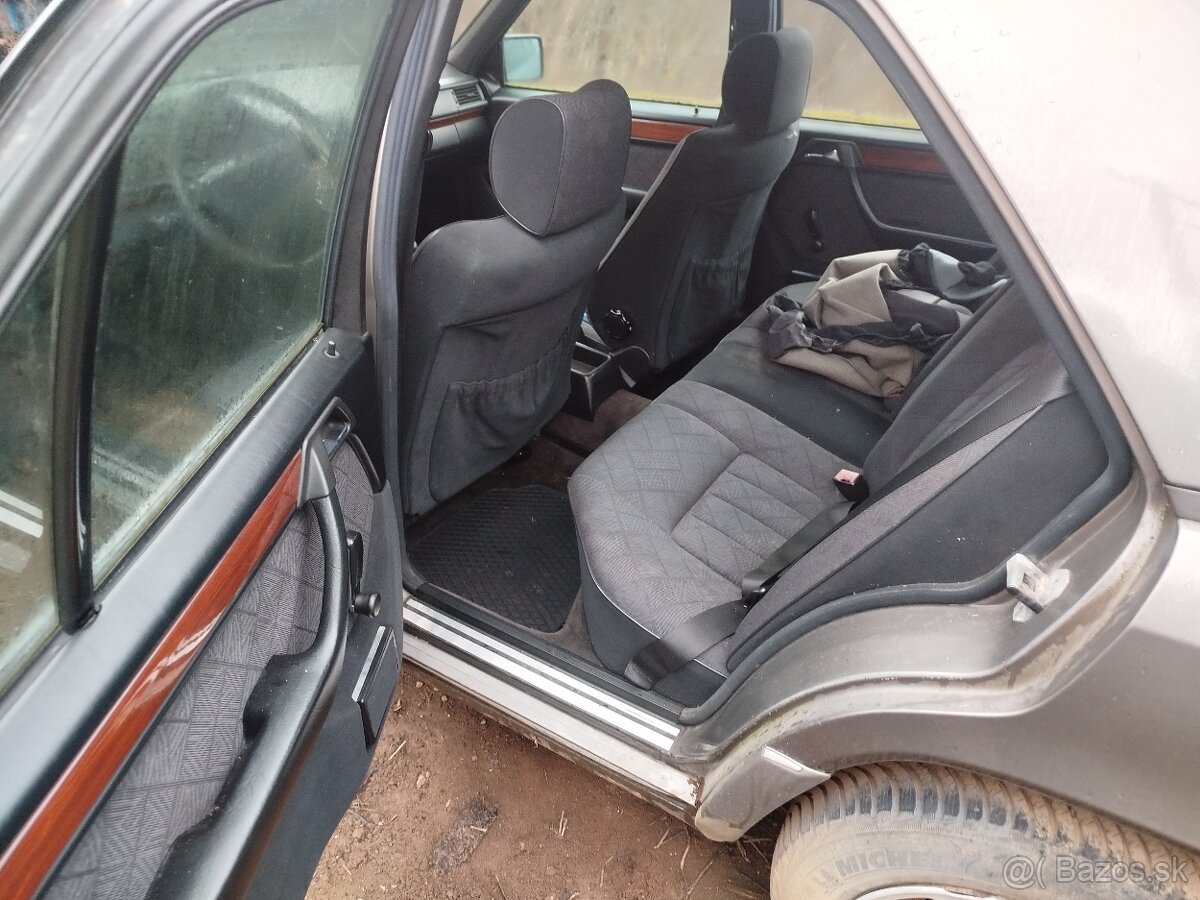 Mercedes w 124 250D - 6