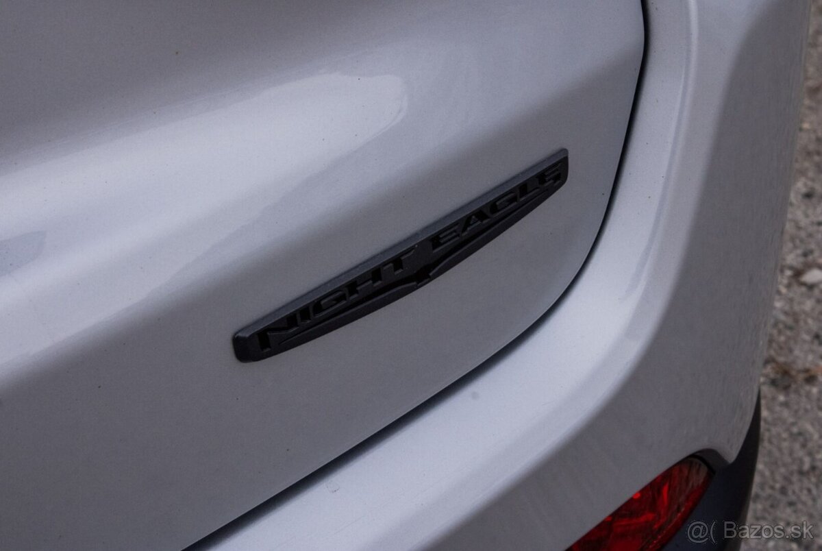 Jeep Compass 1.5 e-Hybrid Night Eagle II / NELAKOVANÉ - 6