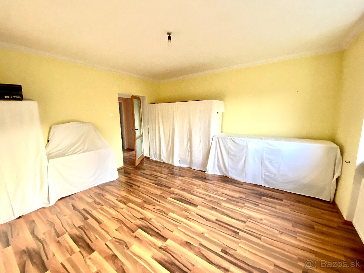 Predaj- 4 izbový dom s krásnou záhradou, Šurany - 6