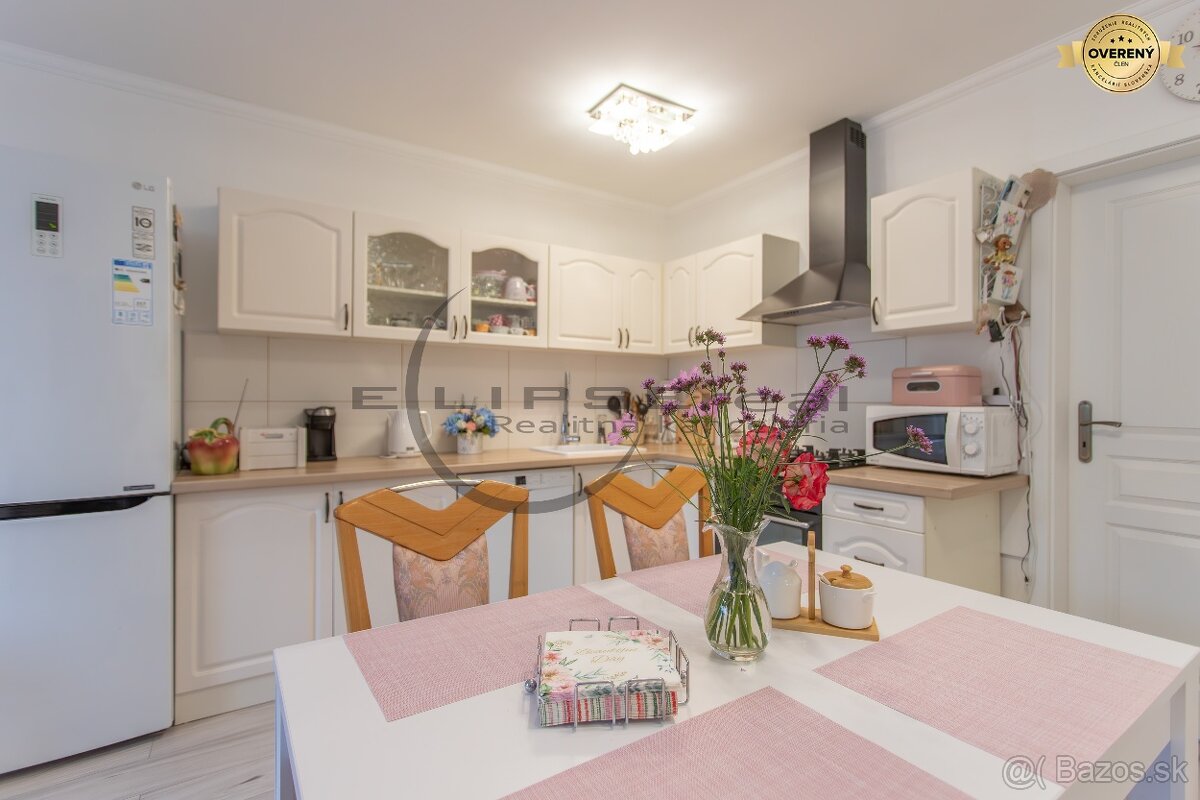 NA PREDAJ pekný, štýlový 3-izbový rodinný dom v Lábe - 6