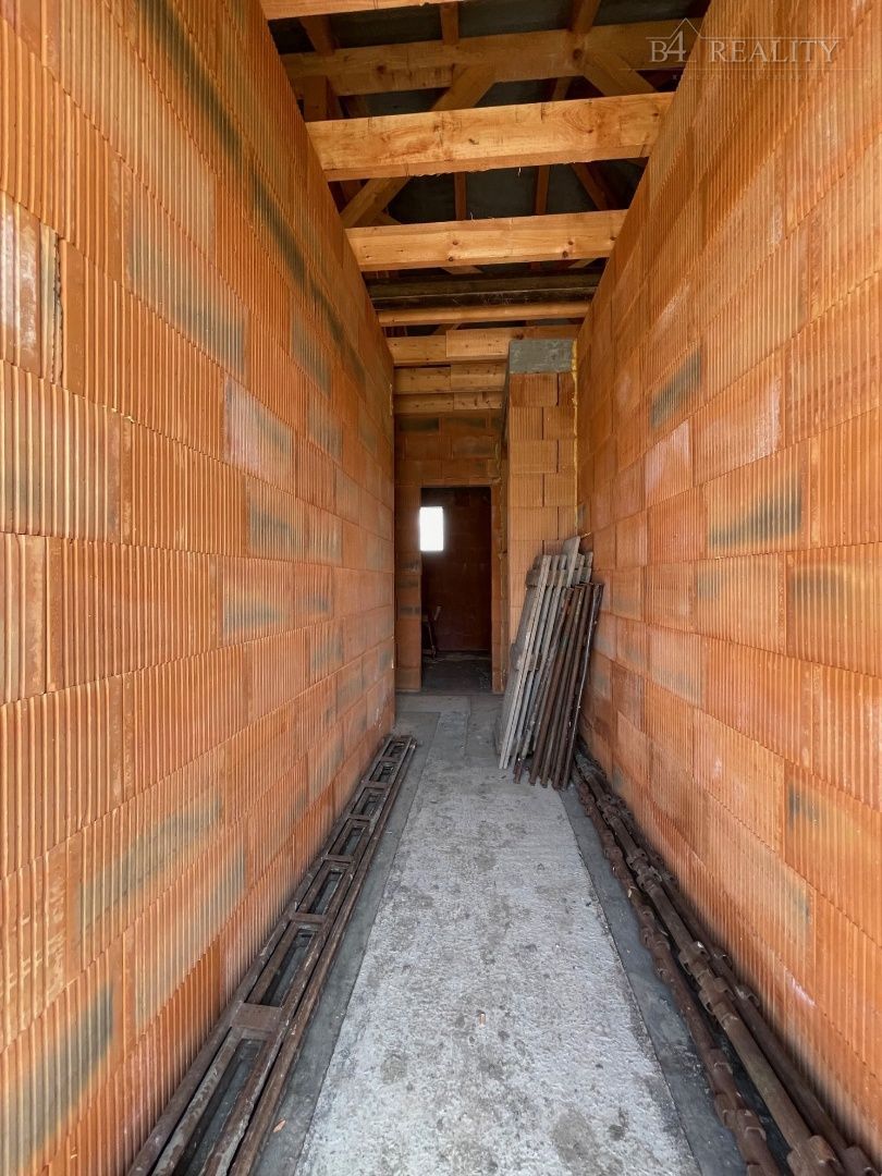 Rozostavaný 4i bungalov, pozemok 443 m2 / Veľké Bierovce - 6