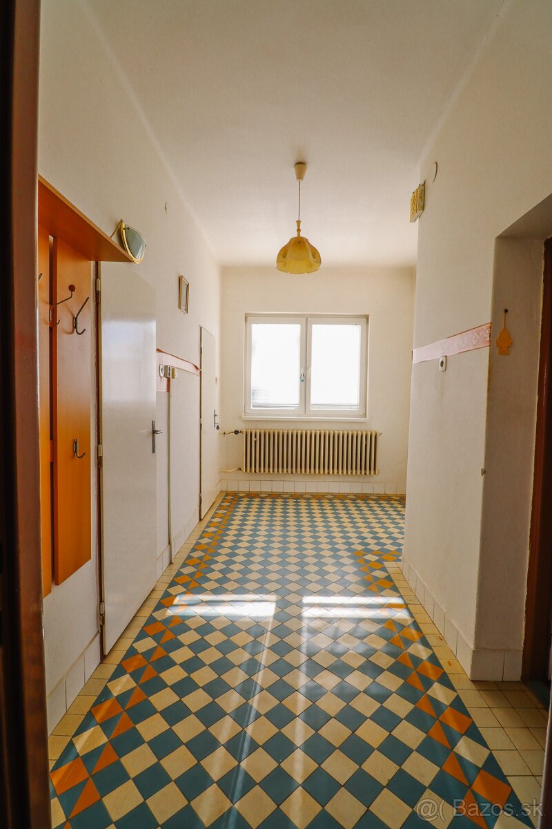 Rodinný dom s veľkým pozemkom v obci Vrakúň - 6