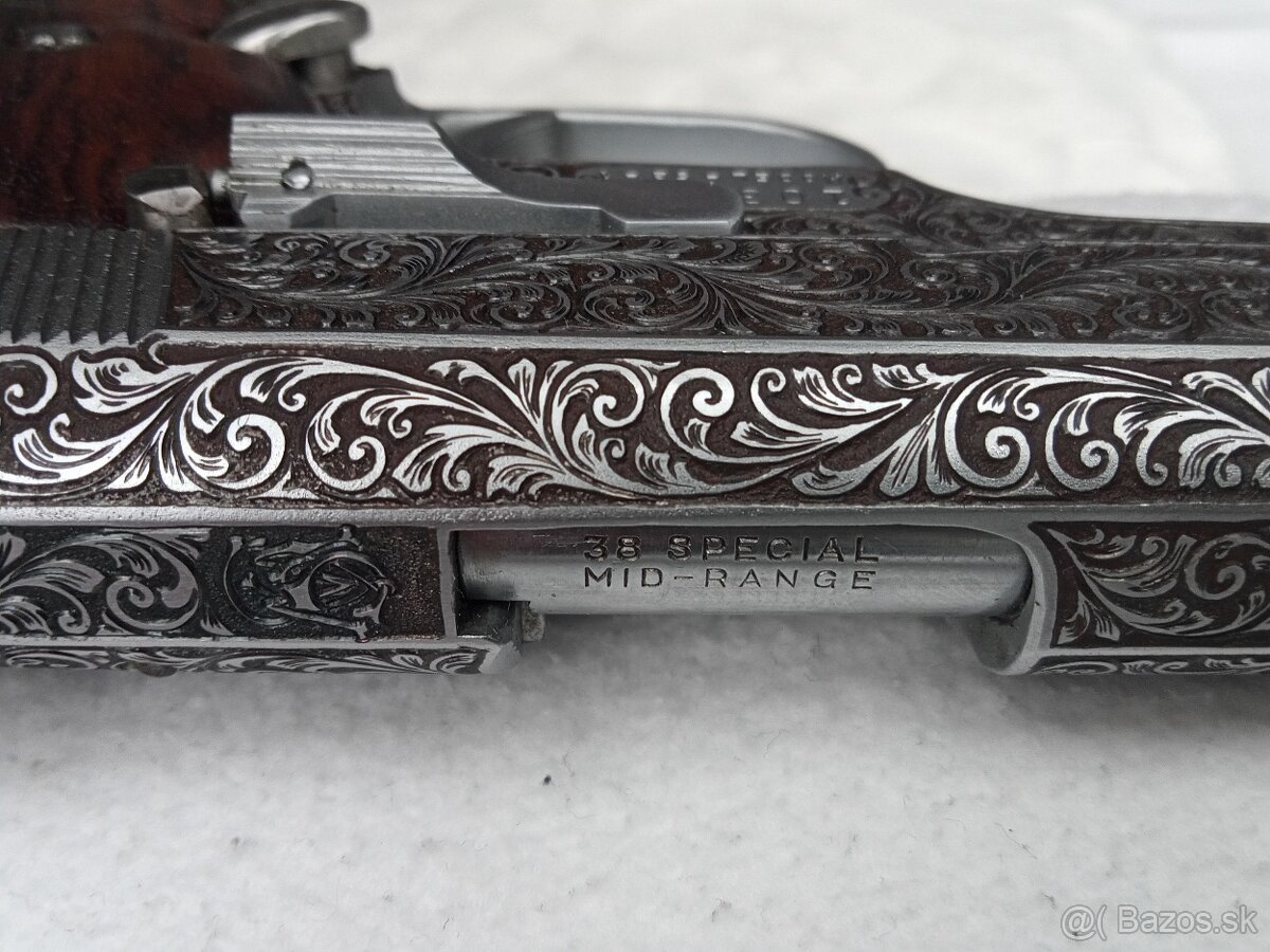 Luxusná gravírovaná pištoľ Smith & Wesson 52-1 - 6