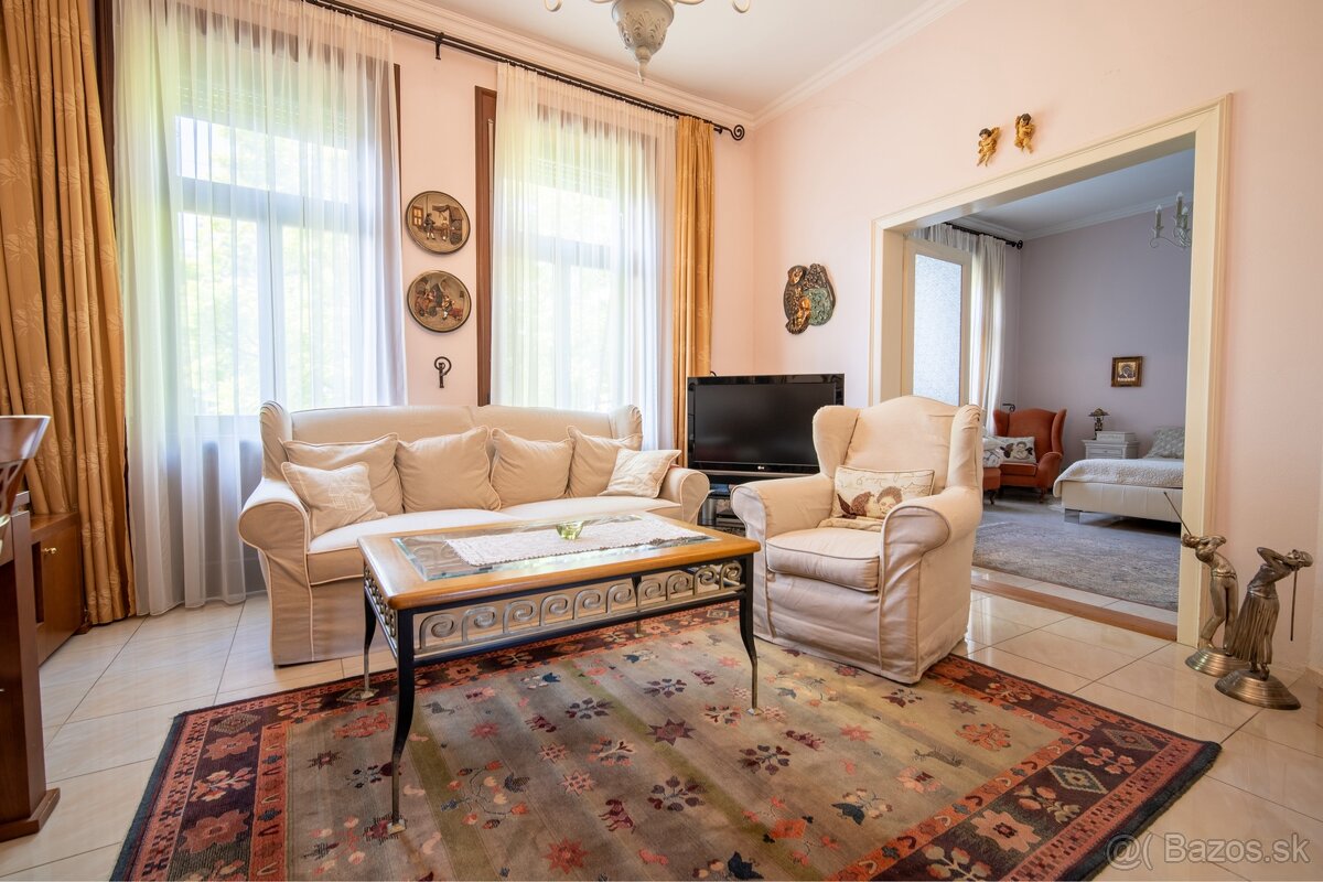 Predám 6 izbový dom 300 m² pozemkom 1 350 m² Bernolákovo - 6